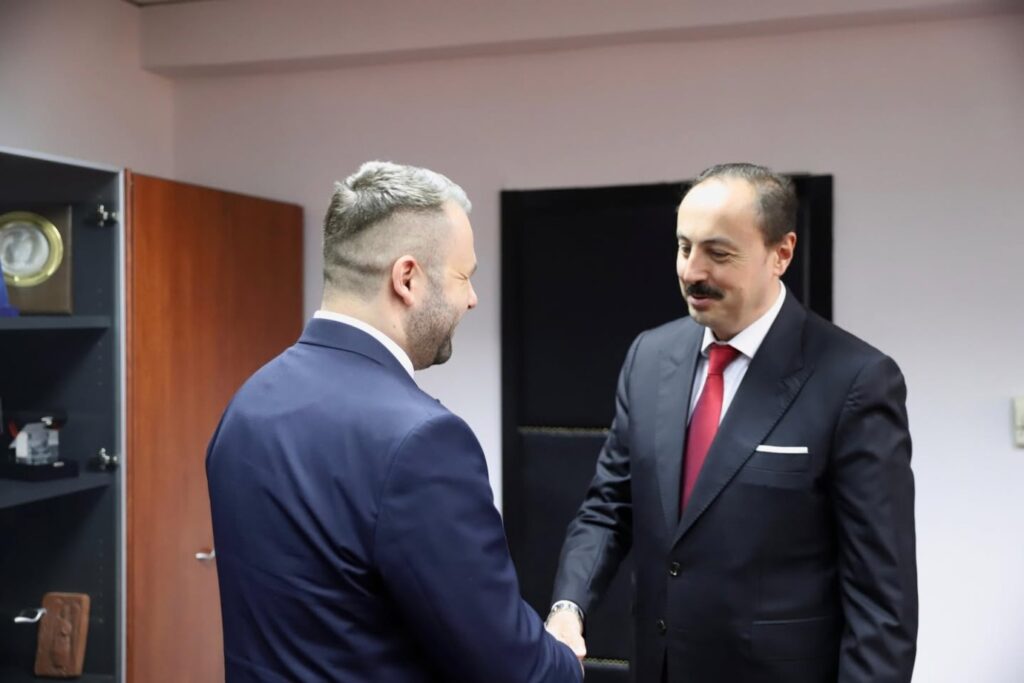 T.C. Üsküp Büyükelçisi Fatih Ulusoy, Ekonomi Bakanı Besar Dumişi ile görüştü