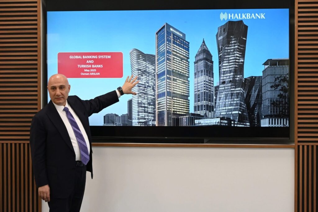 IBU’da “Küresel Bankacılık Sistemi ve Türkiye ile Balkanlar’da Bankaların Geleceği” Paneli Düzenlendi