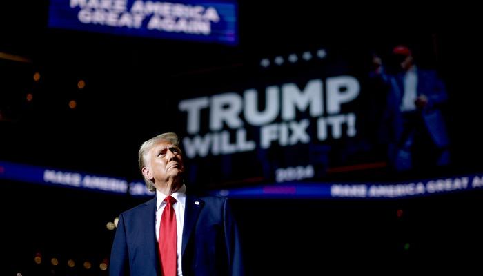 Trump çok konuşulan kararını telefon görüşmesinden sonra erteledi