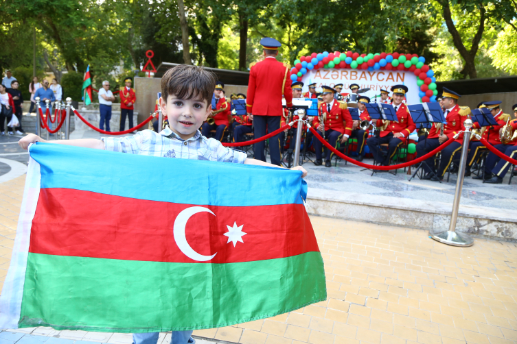 Azerbaycan’ın bağımsızlığının 107. yılı – Yeni Balkan