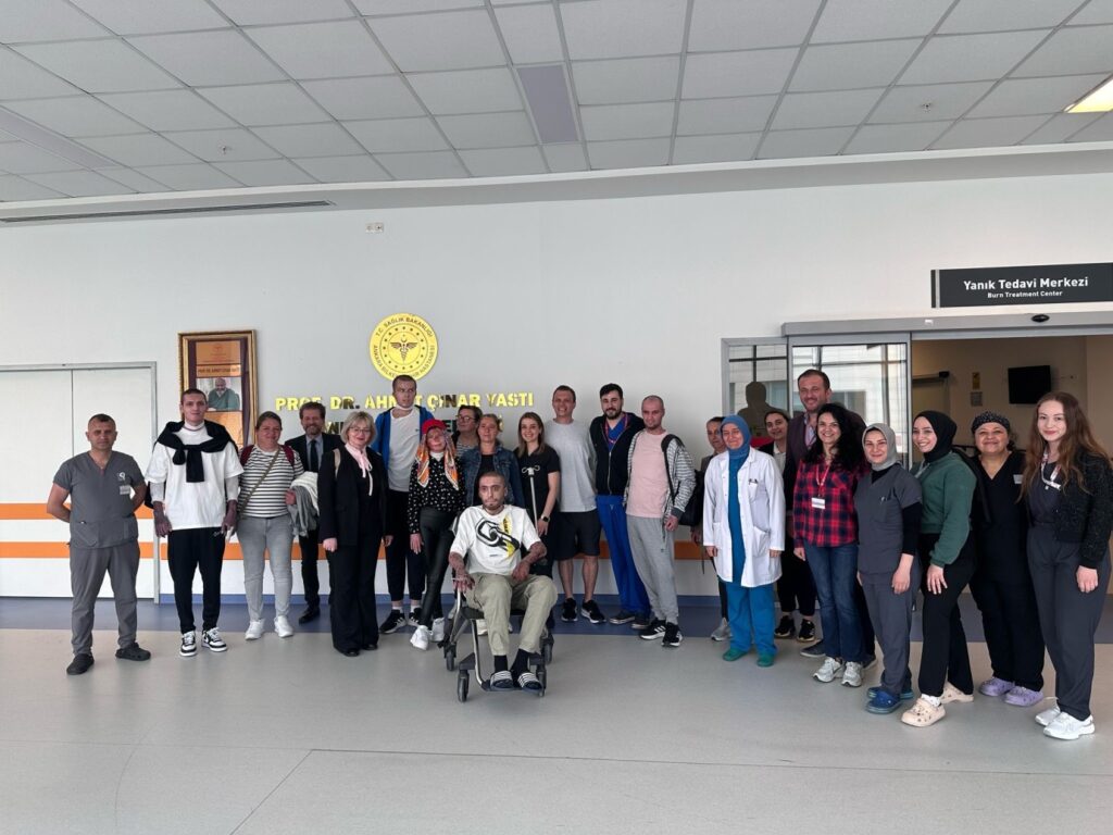 Koçana’da Yangında Hayatları Karardı, Işığı Ankara’da Buldular