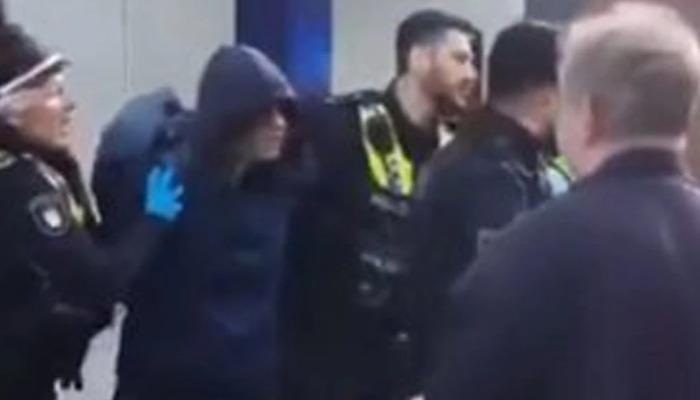 Almanya’da bıçaklı saldırı! Yaralılar var, böyle gözaltına alındı