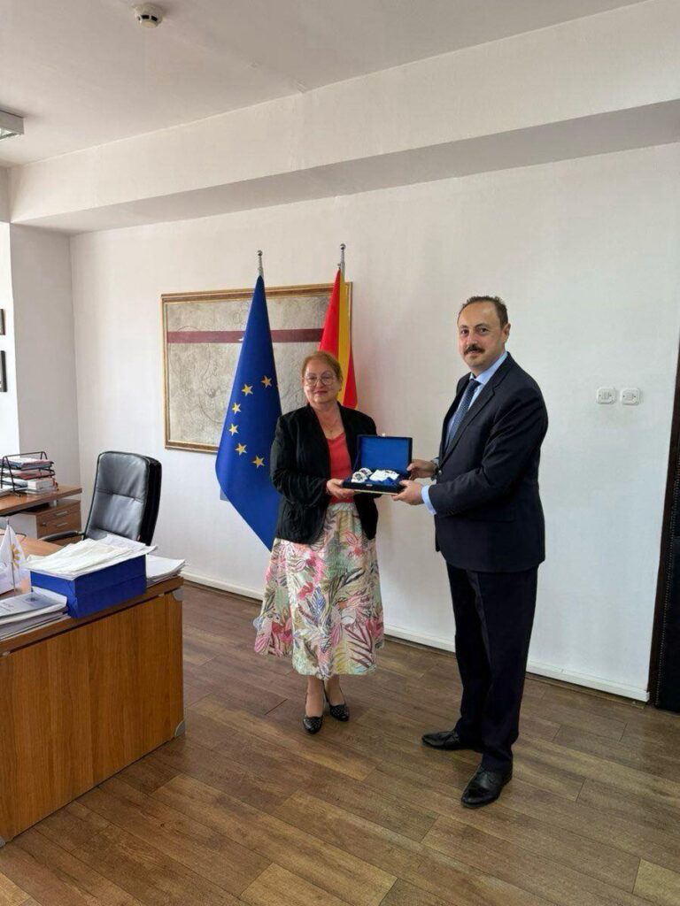 Büyükelçi Ulusoy, Eğitim Bakanı Janevska ile görüştü
