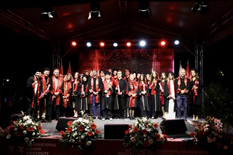 Uluslararası Balkan Üniversitesi’nde 15. Mezuniyet Töreni düzenlendi