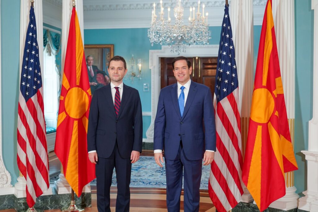 Kuzey Makedonya Dışişleri Bakanı Washington’da ABD Dışişleri Bakanı ile görüştü