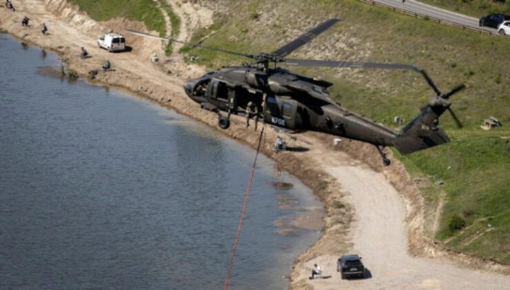 Kosova’daki ABD askerleri hava destekli yangın söndürme eğitimi aldı