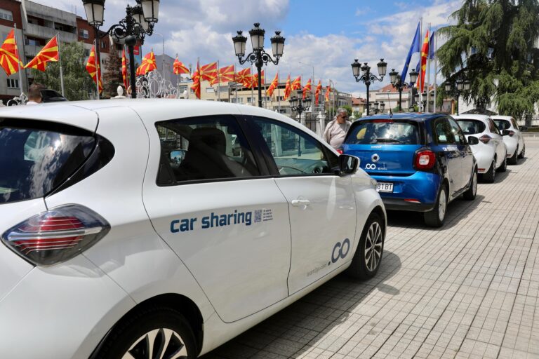 Elektrikli otomobil kiralamanın bedeli kilometre başına 22 denar, dakika başına ise 5 denar olacak