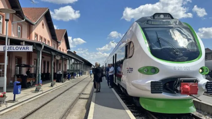 Hırvatistan’da ilk akülü elektrikli tren hizmette