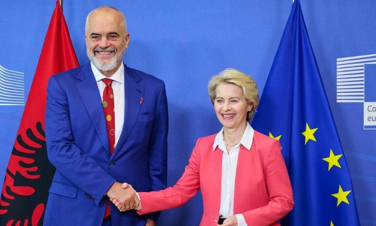 AB Komisyonu Başkanı Leyen, Arnavutluk Başbakanı Rama’yı tebrik etti