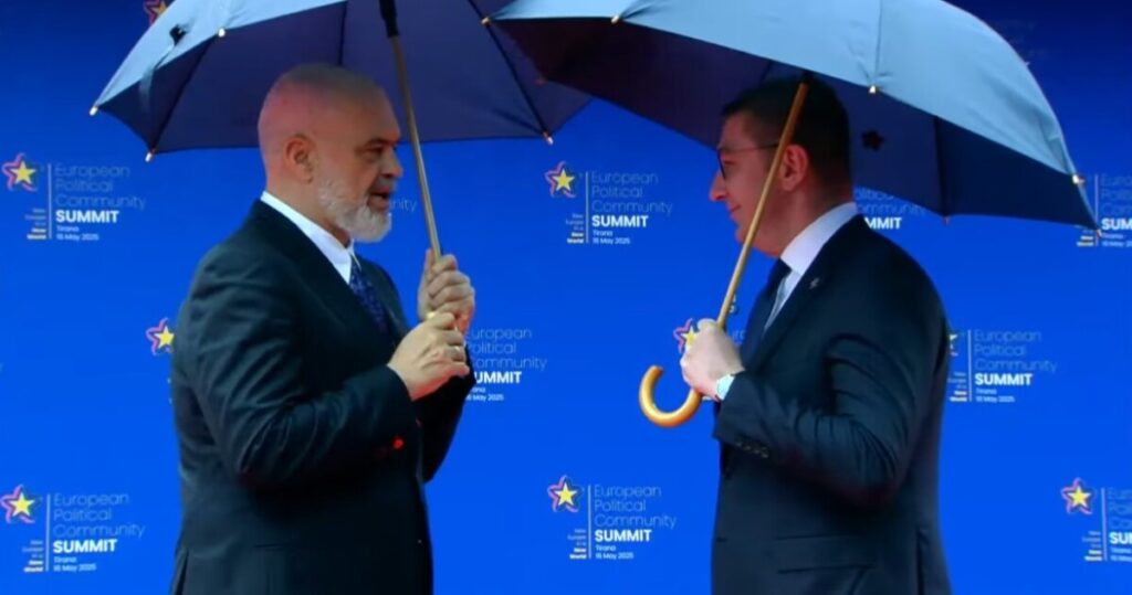 Mickoski: Zirvedeki varlığımız, Avrupa süreçlerine aktif katılıma olan bağlılığımızı teyit ediyor