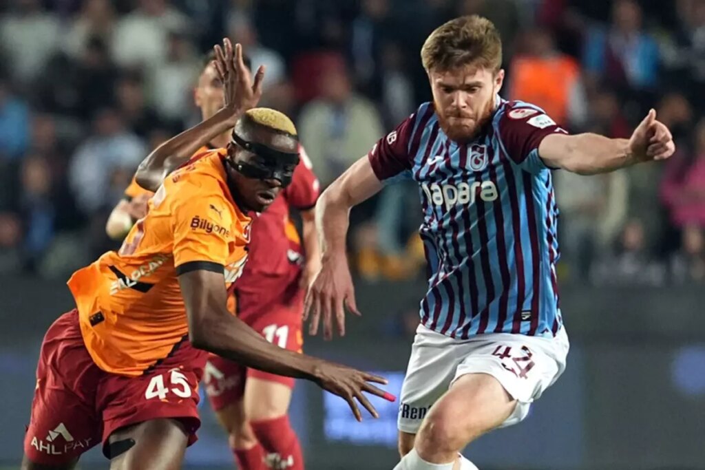 Dev finalde sakatlık! Yıldız isim sedyeyle oyundan çıktı