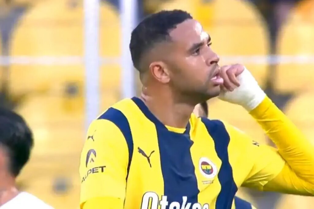 Eyüpspor maçında taraftara hareket çeken En Nesyri, kararını verdi