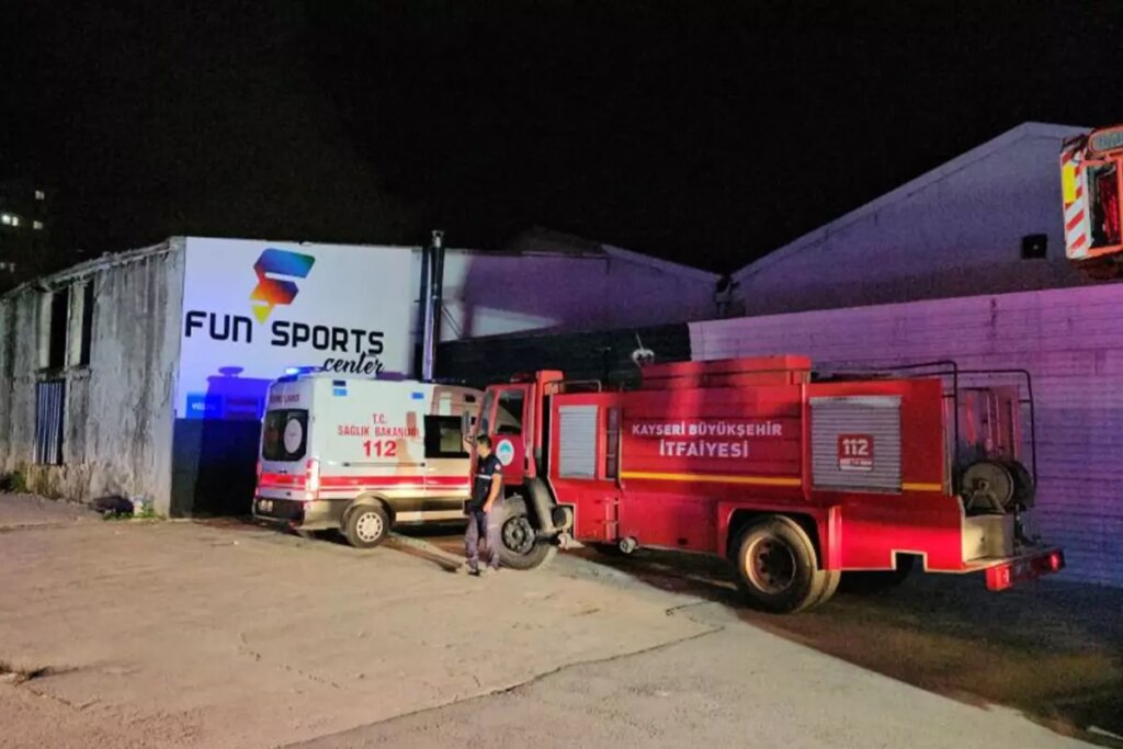 Kayseri’de mobilya fabrikasında yangın! Soruşturma başlatıldı