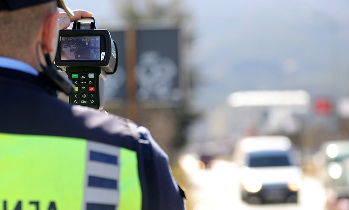 Ülke genelinde hafta sonu toplam bin 363 trafik cezası kesildi