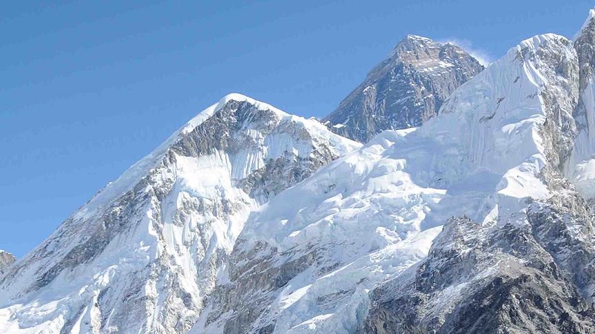 Everest’te dağcılar 18-19 Mayıs’taki zirve tırmanışına hazırlanıyor
