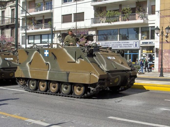 Yunanistan’dan Lübnan’a 13 adet zırhlı araç hibesi