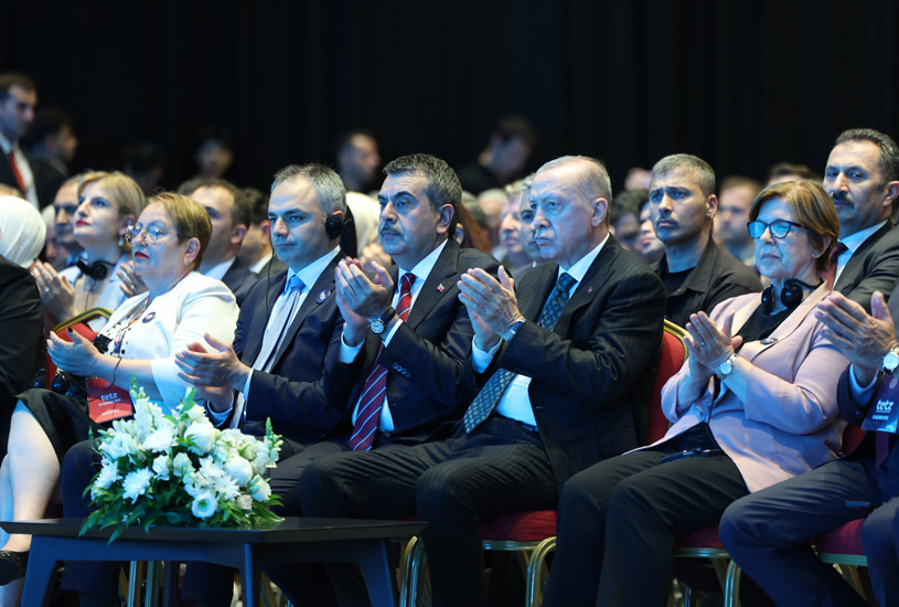 İstanbul’da Düzenlenen 6. Uluslararası Eğitim Teknolojileri Zirvesi’n Makedonya’yı Eğitim ve Bilim Bakanı Yanevska Temsil Etti
