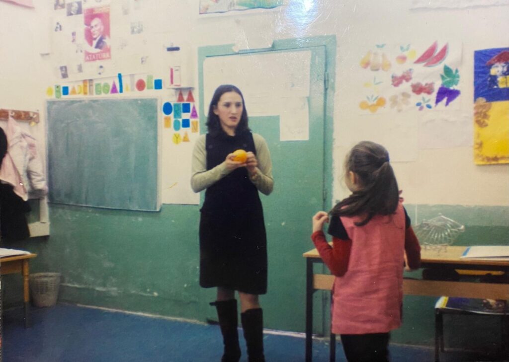 Meşakkatli ve Mücadeleci Bir Öğretmenin Hikayesi: Birsen Mürtezan Zürapagiç