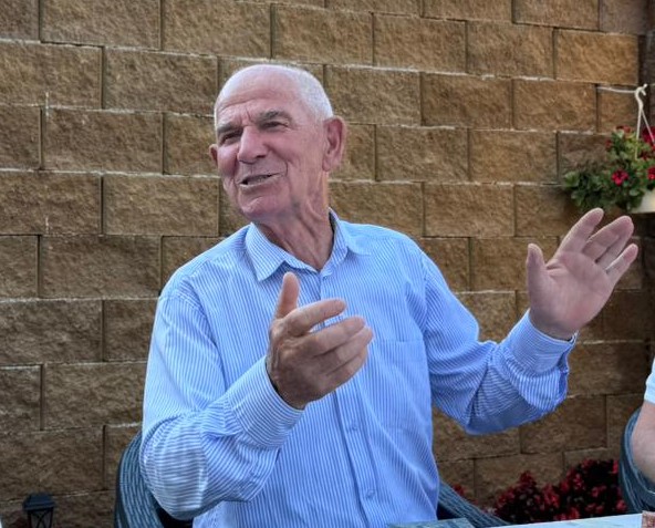 Tarladan Sınıfa, Kalpten Gönüllere: Emekli, Enver Öğretmenin Hikâyesi