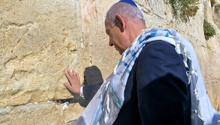 Netanyahu, Trump için Ağlama Duvarı’nda dua etti