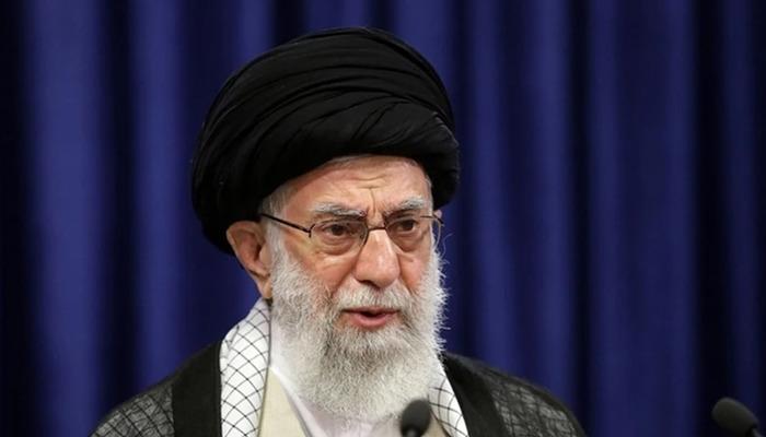 İran dini lideri Hamaney’den ateşkes sonrası ilk açıklama! “ABD, İsrail’in yok olacağını hissettiği için savaşa girdi”