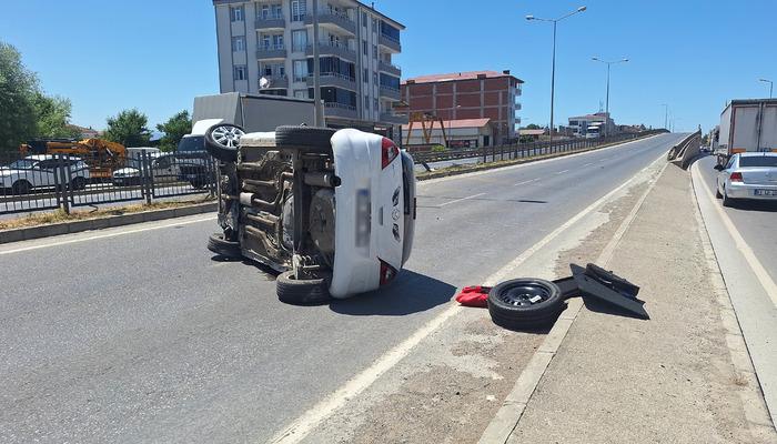 Samsun’da otomobil devrildi, 2 kişi yaralandı