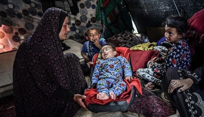 İsrail ablukası altındaki Gazze’de iki bebek daha açlıktan hayatını kaybetti