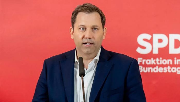 Almanya’da SPD’nin eş genel başkanları Bas ve Klingbeil oldu