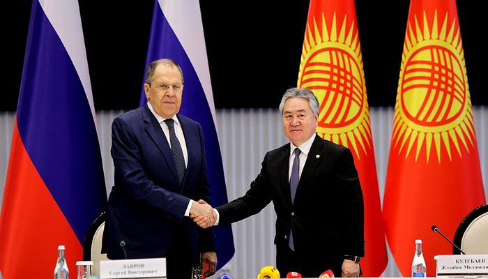 Kırgızistan Dışişleri Bakanı Kulubayev, Rus mevkidaşı Lavrov ile bir araya geldi