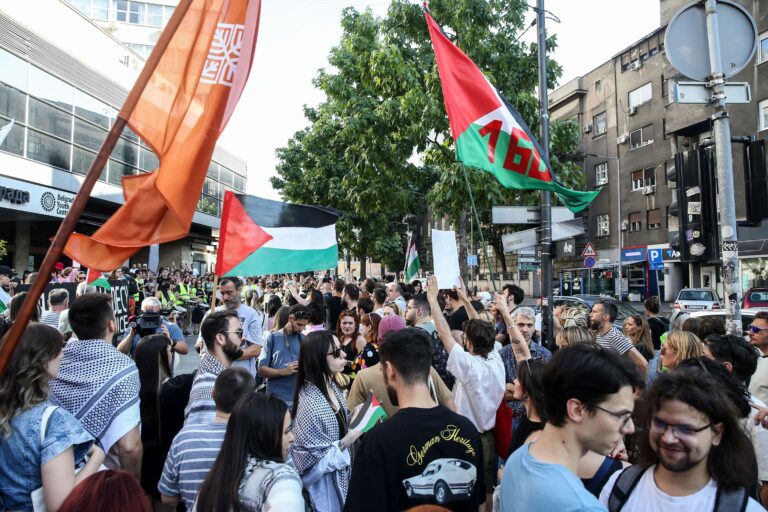 Sırbistan’da, İsrail’e silah yardımı protesto edildi