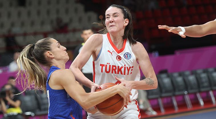 A Milli Kadın Basketbol Takımı gruptaki son maçında Yunanistan karşısında