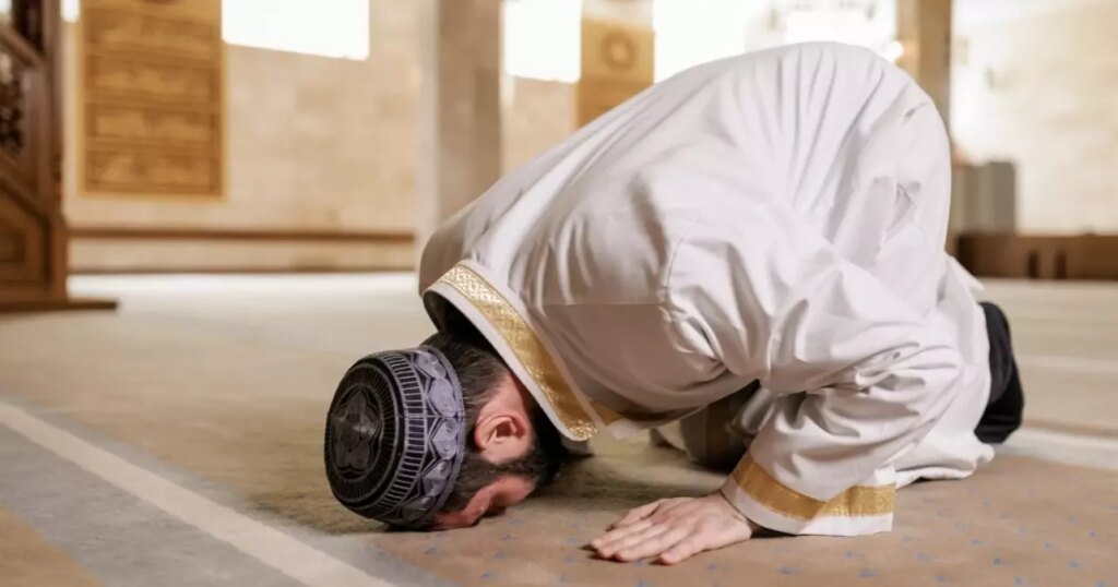 Bayram namazı nasıl kılınır? Bayram namazı kaç rekat? Diyanet adım adım bayram namazı kılınışı!