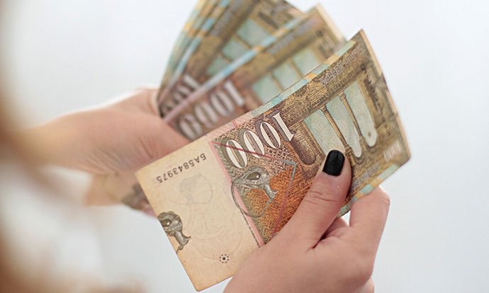 Nisan ayında ortalama maaş artışı % 10,6 olurken, en büyük artış sağlık ve eğitimde yaşandı