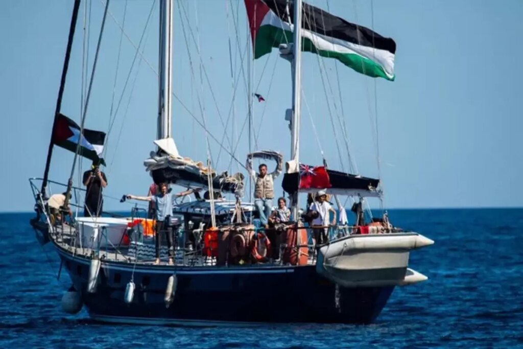 Gazze’ye yardım götüren gemiye İsrail’den ambargo! İnterneti kararttılar