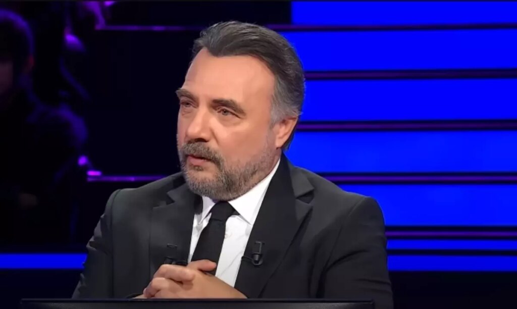 Rumeli Hisarı kapısında Mazlumların, zulme uğrayanların sığınağı yazıyor mu?
