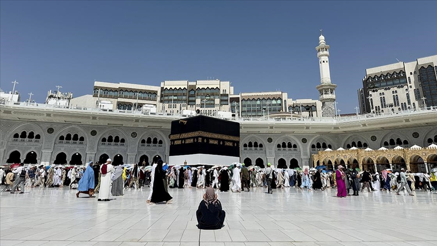 Hacılar Kabe’ye vedaya hazırlanıyor | TIME-BALKAN