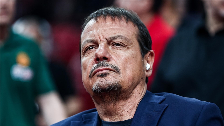 Panathinaikos Başantrenörü Ergin Ataman’dan Olympiakos taraftarına tepki