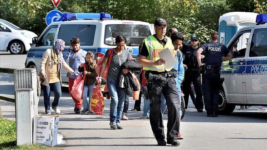 Avrupa’da kadına yönelik şiddet, göçmenlere kötü muamele ve ırkçılık yaygın