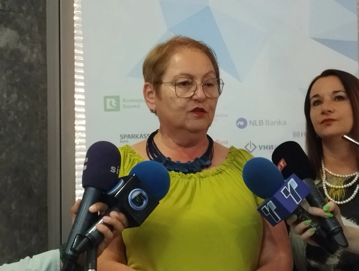 Bakan Yanevska, meslek liselerine olan ilgiden memnun