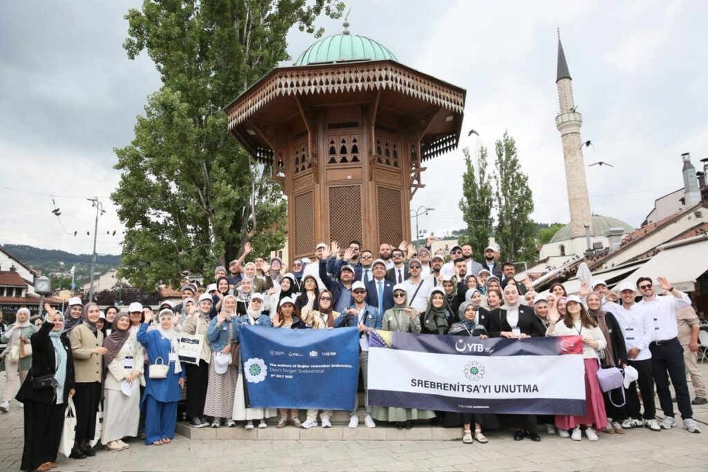Srebrenitsa Soykırımı’nın 30. yılı kapsamında YTB, Bosna’da akademi programları ve yürüyüşler düzenledi