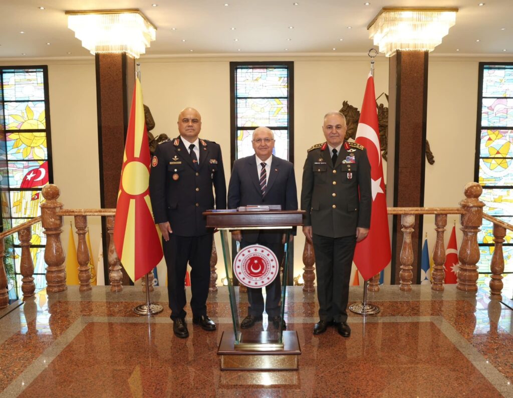 Makedonya Genelkurmay Başkanı Tümgeneral Saşko Lafçiski, Türkiye temaslarına başladı