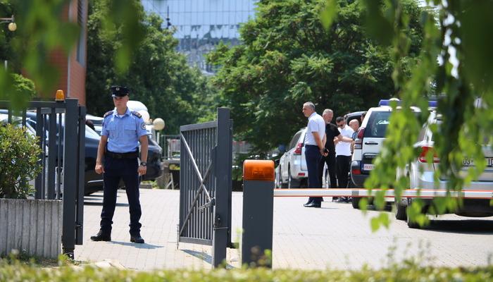 Kosova’da meclis bomba ihbarı nedeniyle boşaltıldı