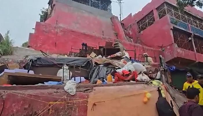 Hindistan’da tapınakta izdiham! Çok sayıda ölü ve yaralı var