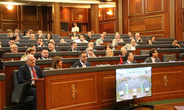 Kosova’da başarısız kurucu meclis oturumları devam ediyor