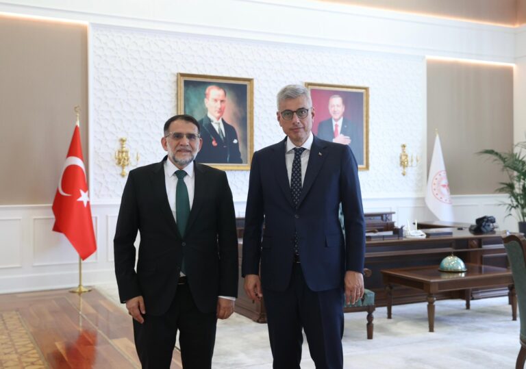Milletvekili Murat, Türkiye Sağlık Bakanı Memişoğlu ile görüştü