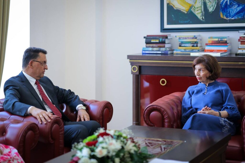 Cumhurbaşkanı Davkova ile Merkez Bankası Başkanı Slaveski Ekonomik Durumu Değerlendirdi