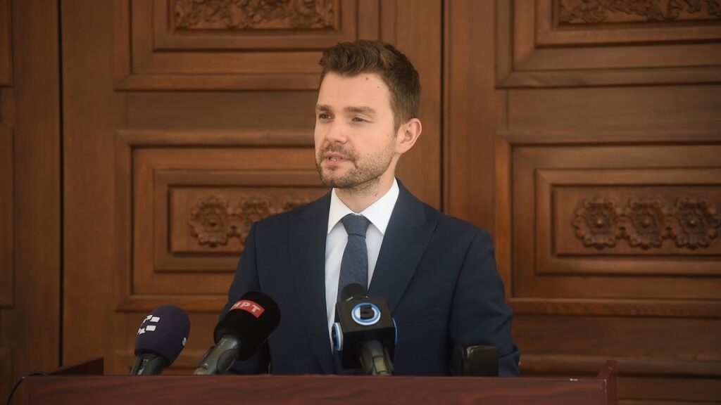 Mucunski: Bir AB üye devletinin Makedonya kimliğini yeniden tanımlamaya çalışması utanç verici