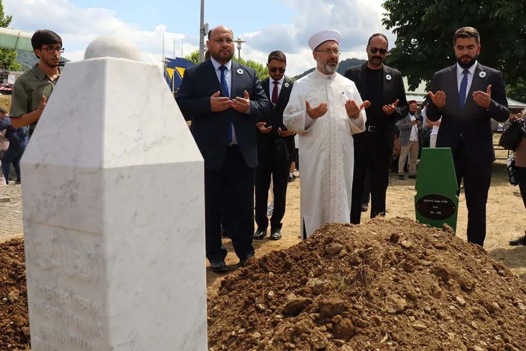 Diyanet İşleri Başkanı Erbaş: Bosna soykırımını iyi anlayalım