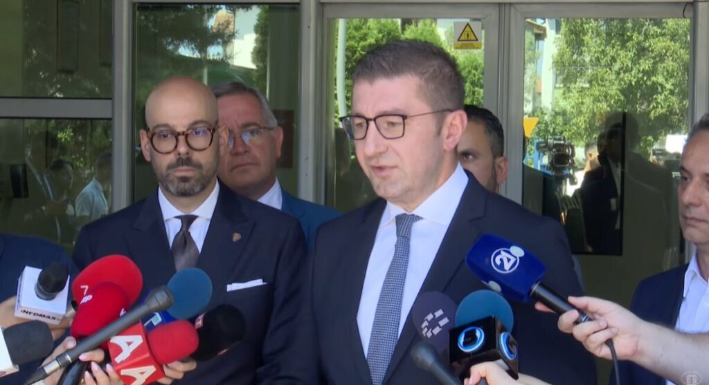 Mickoski: Aylardır uzlaşma çağrısı yapıyoruz, ancak muhalefet bize sırtımızdan bıçak saplamak için her yolu deniyor