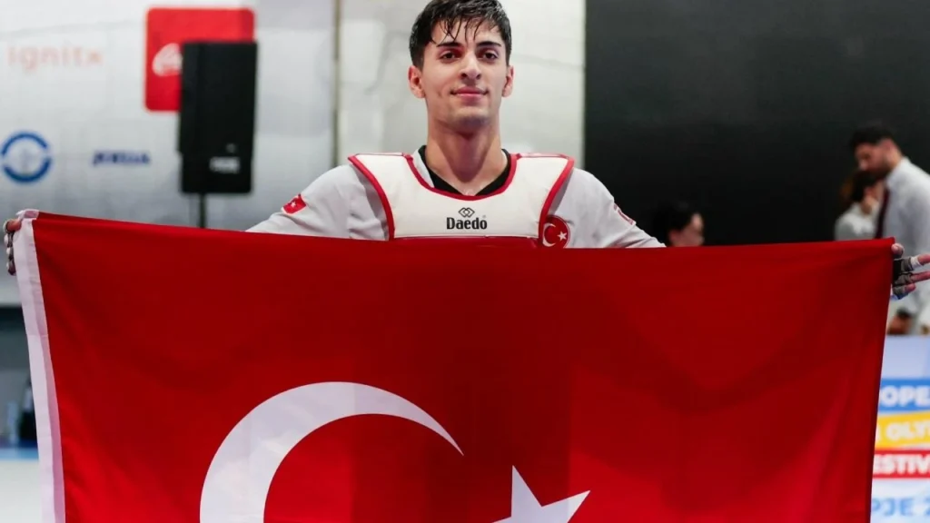 Türk tekvandocu Coşgungönül, K. Makedonya’da düzenlenen EYOF 2025’te altın madalya kazandı